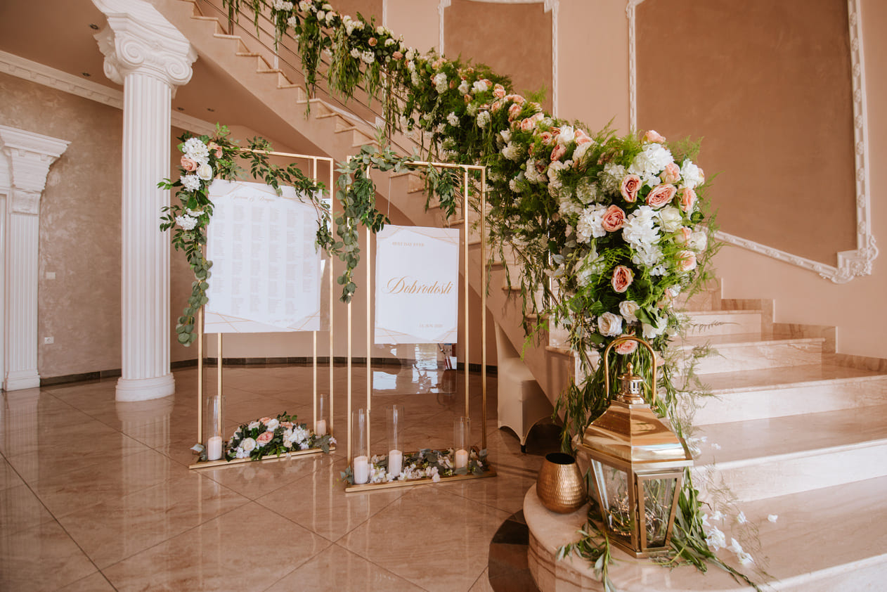 composition-florale-escalier